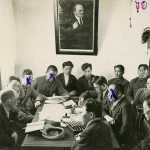 9989 Альбом №10 В.П. Ермолаев "Правительство ТНР 1912-1937"